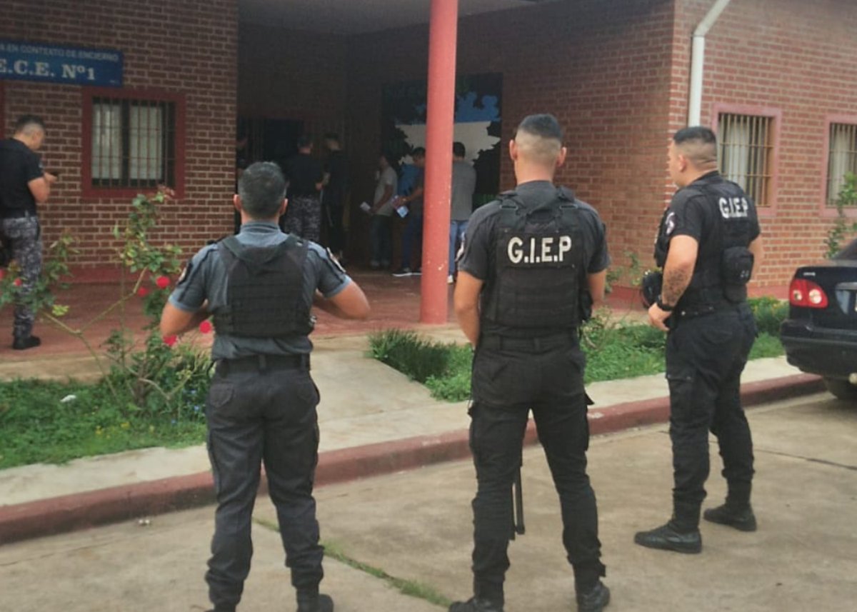 👉🏻 En las unidades de toda la provincia dimos inicio a las #Elecciones2023, garantizando el derecho al voto de 1011 personas privadas de la libertad.

Los comicios se desarrollan con normalidad gracias al trabajo del personal penitenciario con los fiscales y autoridades de mesa👏🏻