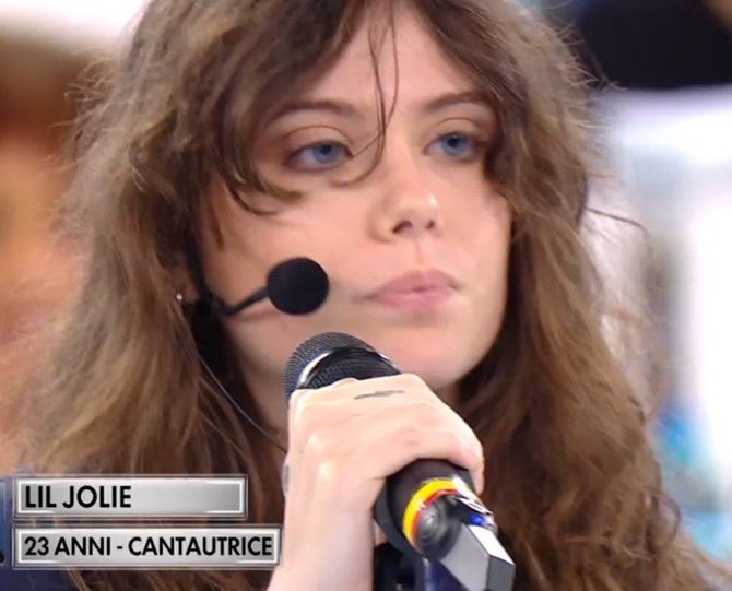 lavatileascelle's tweet photo. OGNI VOLTA CHE CANTANO LORO IO VADO DIRETTAMENTE IN PARADISO 

#amici23 https://t.co/8YejKvbZ6Z