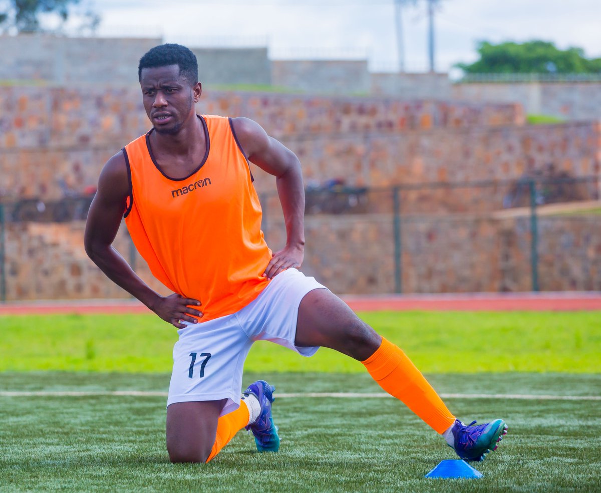 AS_KigaliFC's tweet photo. Warm up done✅👌

#Citizens  #ATLASK https://t.co/ajmYJHAy58