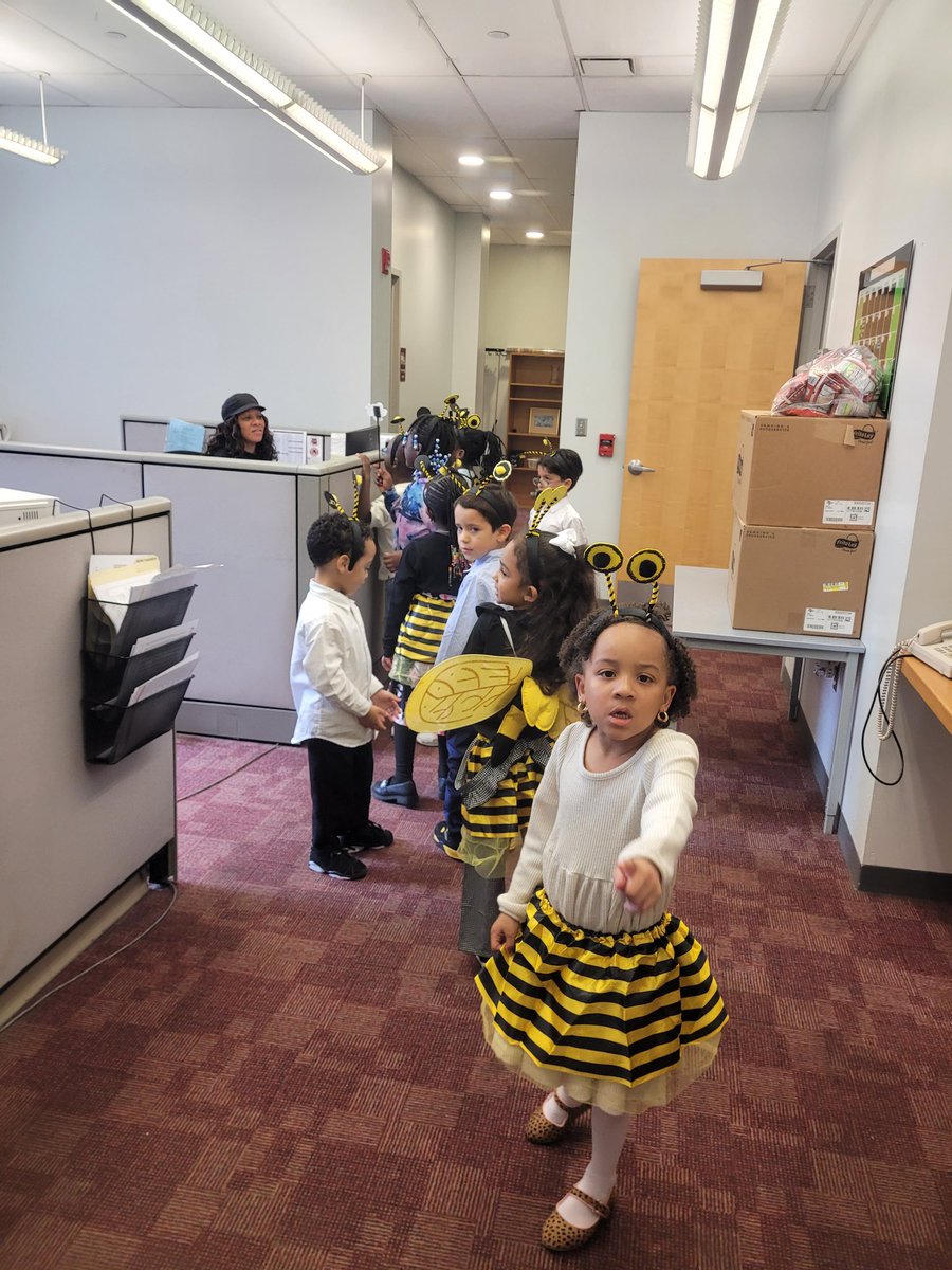The Busy Bee Ceremony of 2023 🐝🐝🐝
#busybee102 #laspantherpride #orangestrong #kindergartenrocks #kindergartenteacher #GoodtoGreat #kindergarten <a href="/Gerald_Fitzhugh/">Gerald Fitzhugh II, Ed.D. 👌🏾♦️👌🏾♦️KAY</a> <a href="/Principal_JB1/">Jacquelyn Blanton</a> #orange💪🏾