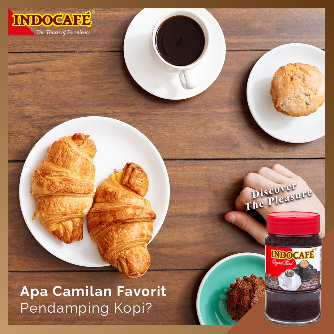 Indocafe_ID's tweet photo. Waktu ngopi mungkin kurang lengkap tanpa kehadiran snack atau camilan. Di Indonesia sendiri selain minum kopi, kehadiran makanan kecil sudah menjadi budaya tersendiri.
#indocafe #originalblend #cemilankopi https://t.co/FED7nIgxhq