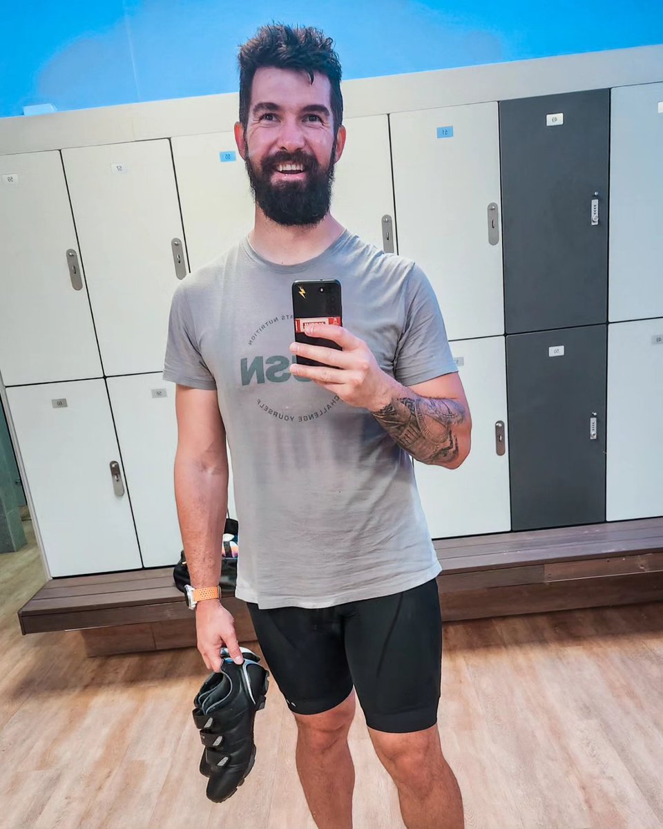 imkev538's tweet photo. Sunday cycle FTP Pyramide push a nice one to end this week off.
@USNSA
@wattbike
#teamUSN #FRLSSFamily #sundaycycling #TriAthleteInTraining https://t.co/uEA5E7UGar