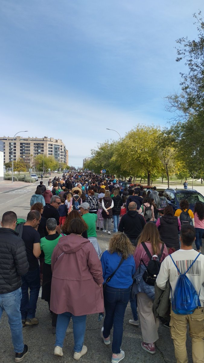 qqvillalobos's tweet photo. Sra @IdiazAyuso el #EnsanchedeVallecas necesita ya un 2° IES y no más CEIPSOs.
Deje de maltratar la #EducaciónPública y acepte que somos muchas familias necesitando buenos servicios públicos. Haga su trabajo y déjese de política nacional.
#2IESYA #NoSinMiIES #NoDisfrutesLoVotado https://t.co/W8yQG84x2Q