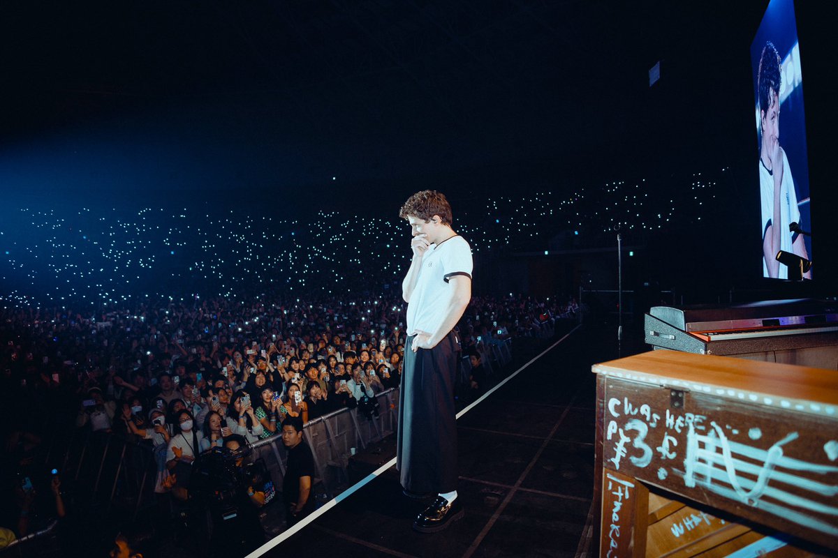charlieputh's tweet photo. SEOUL, KOREA NIGHT 2!!!! ❤️ @LoeweOfficial @aysiamarotta 📸 https://t.co/PQjuET5oVJ