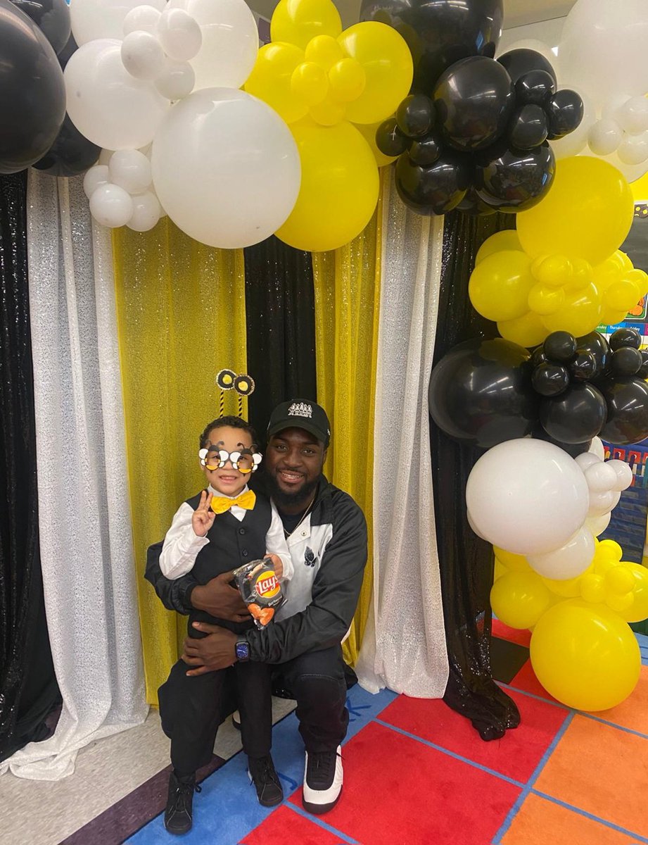 QueenBeeMsCNJ's tweet photo. The Busy Bee Ceremony of 2023 🐝🐝🐝
Family support is everything!
#busybee102 #laspantherpride #orangestrong #kindergartenrocks #kindergartenteacher #GoodtoGreat #kindergarten @Gerald_Fitzhugh @Principal_JB1 #orange💪🏾 https://t.co/PYC2cppXdZ