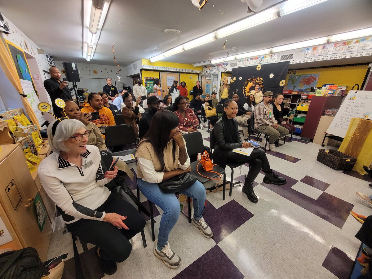 The Busy Bee Ceremony of 2023 🐝🐝🐝
Family support is everything!
#busybee102 #laspantherpride #orangestrong #kindergartenrocks #kindergartenteacher #GoodtoGreat #kindergarten <a href="/Gerald_Fitzhugh/">Gerald Fitzhugh II, Ed.D. 👌🏾♦️👌🏾♦️KAY</a> <a href="/Principal_JB1/">Jacquelyn Blanton</a> #orange💪🏾