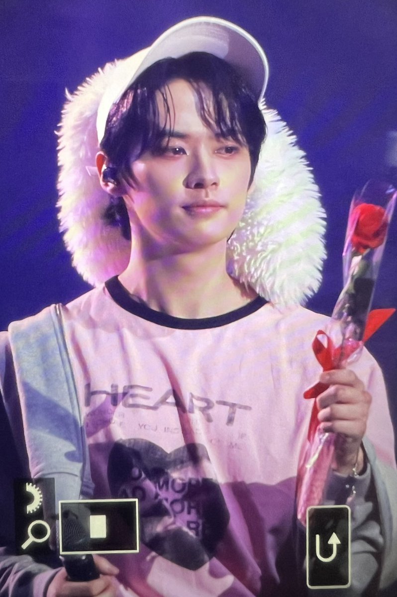 IO_leeknow's tweet photo. 231022 서울 UNVEIL 13 막콘 🐰🌹
#StrayKids #스트레이키즈                         
#리노 #Leeknow https://t.co/6PfmjHrsP2
