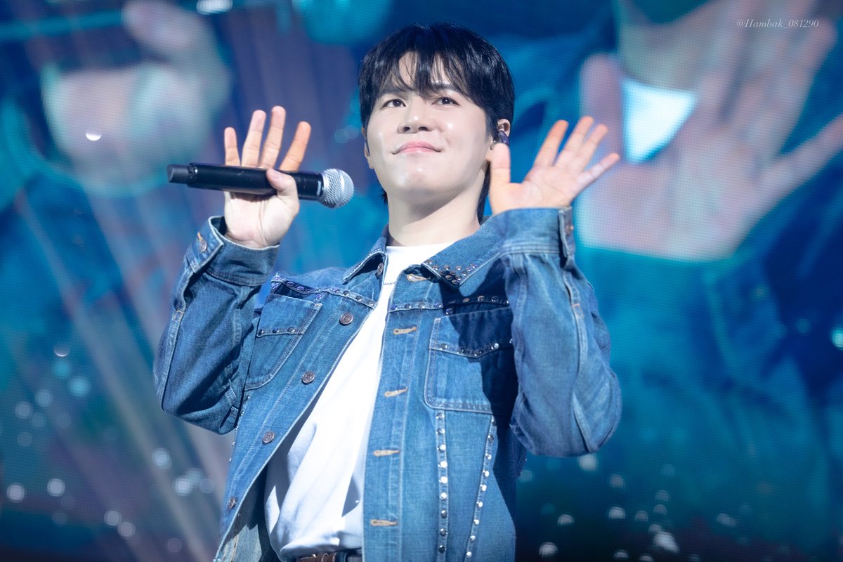 231022 Q:niverse 이규형 단독 콘서트
앵콜무대 포토타임 | #이규형 
#사진찍는함박