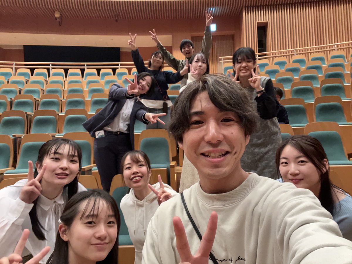 SUWO_18concert's tweet photo. さきほど投稿した動画でも触れた通り
《本番まであと一週間!》
ということで本日リハーサルを行いました!
私たちらしさが伝わるコンサートになるよう最後まで頑張ります🚩
スタイリッシュ(?)なアー写を添えて
#SUWO18の日常
#ReunionConcert
#18コン
本番まであと #7日 https://t.co/RjUHqWx17a