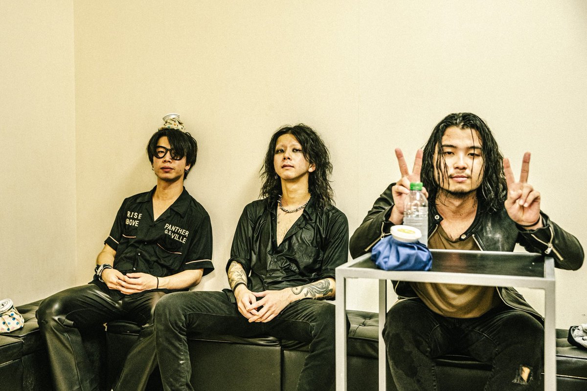 lounge666's tweet photo. SIX LOUNGE TOUR 2023-2024"FANFARE"

10/22(日)大分T.O.P.S BittsHALL

ありがとうございました！
次は松山へ！

photo by 日隈天明 https://t.co/jhlRNAUsvG