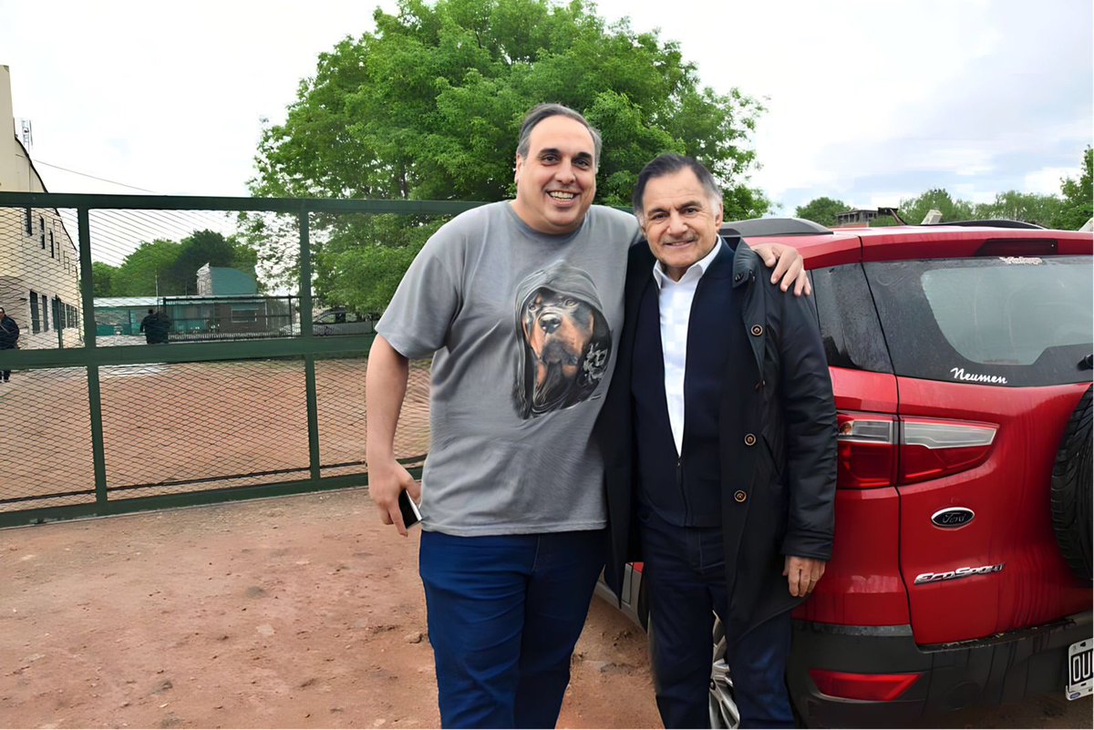 tavo_brana's tweet photo. #MassaPresidente #AxelGobernador #AndresWatsonintendente #40añosDeDemocracia y muchos más de militancia , gracias @PereyraJulio https://t.co/t0CIvak9W2