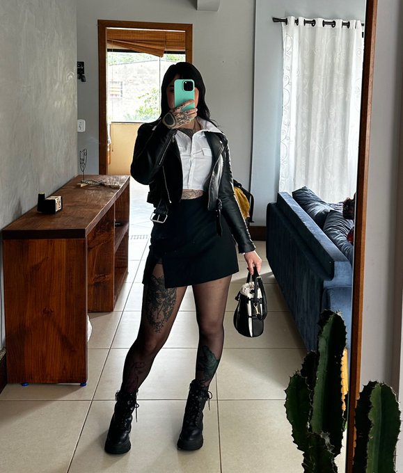 Meus looks 😬 https://t.co/IG4Pw4vmZY