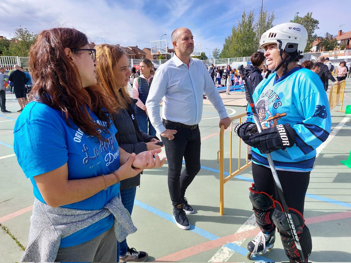 DeporteGetafe's tweet photo. Numerosos vecinos y vecinas de Perales del Río han participado esta mañana en la VI Jornada del Deporte Familiar en la Calle 2023 que hemos celebrado en las pistas polideportivas del barrio con la colaboración de numerosas entidades deportivas locales 🥋🏒🏐🚵‍♂️🤸🤾‍♀️🏉🏃‍♀️🕺

#Getafe https://t.co/9WXBbx00TG