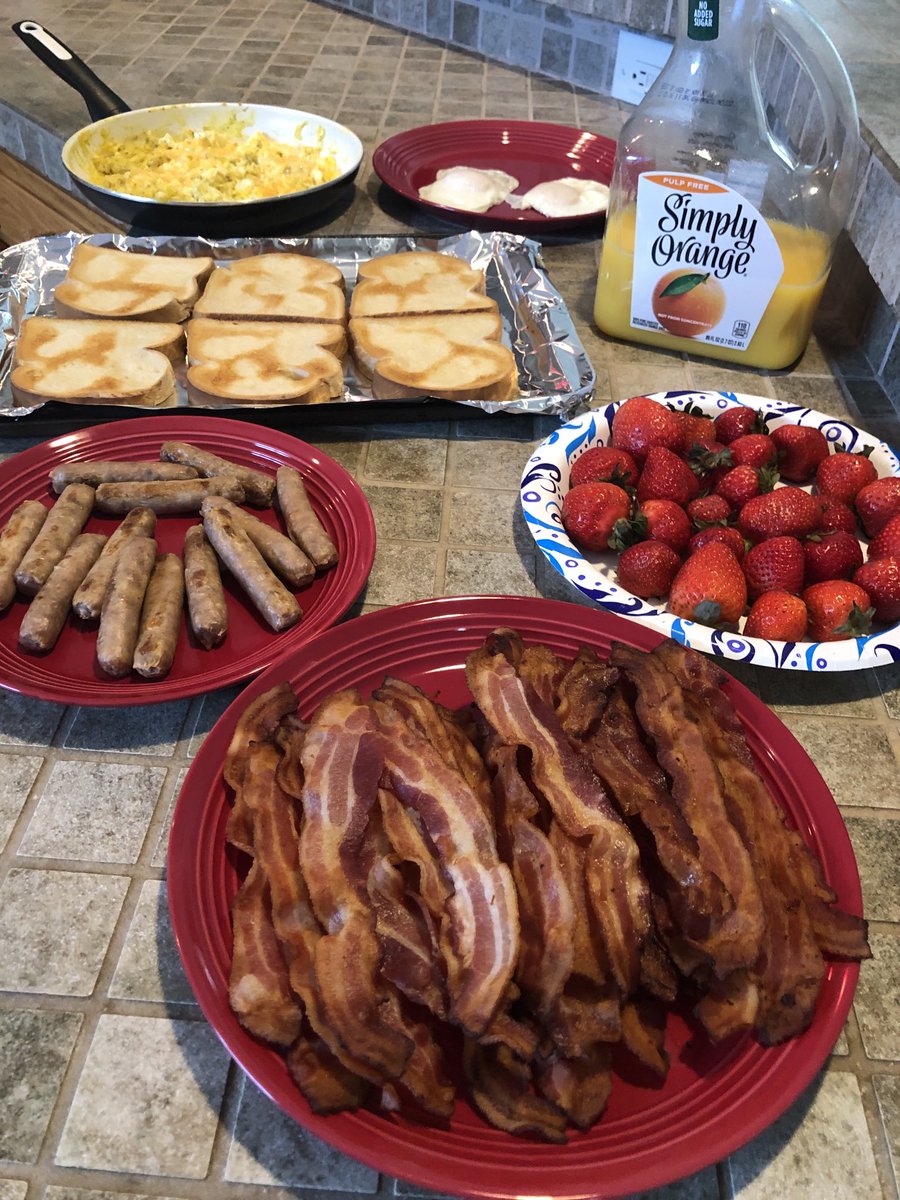 Breakfast is ready….I had Company this morning. I even made gooey Eggs🤣