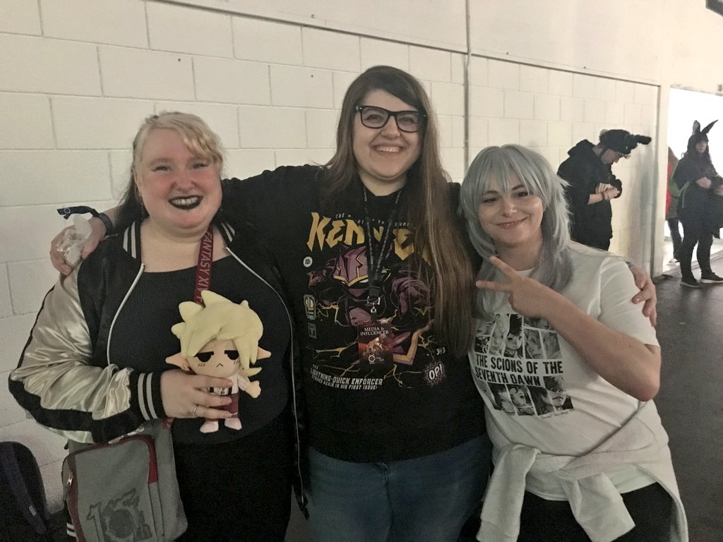 Lapalci's tweet photo. It was so lovely meeting you, @AeroViro !! qq My personal highlight at Fanfest <3 https://t.co/UFvZQF1jbG