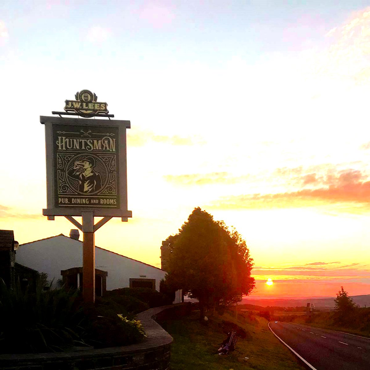 JWLeesBrewery's tweet photo. Stunning skies and sunrises over the rolling Yorkshire hills... ☀️😍

The story of The Huntsman pretty much writes itself... @JWLeesHuntsman 

https://t.co/gHKK7sNo2O https://t.co/CKcToOcE2g