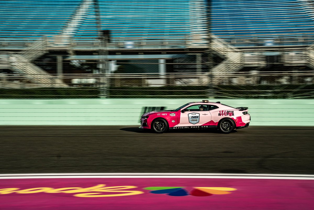 There’s nothing like starting the day with @TeamChevy #WeDriveFor pace car rides at @HomesteadMiami.