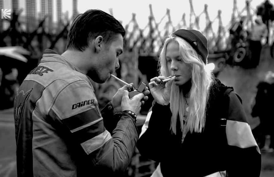 ⠀
горький привкус сигарет на твоих губах.
⠀