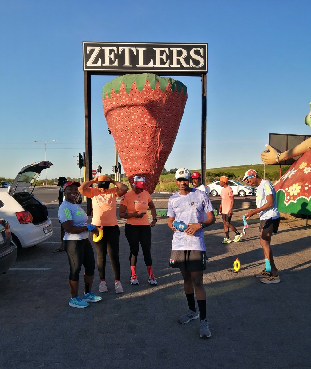 khayelitshaAC's tweet photo. ama-KAC and friends didn't rest today
πββοΈπββοΈ
(frame 1) some did the #DonLockMemorial double deal (15km and 8km)
(frame 2) some did their training at Stellenbosch
#WinelandsMarathon ukhona umzi ozovalwa!!!
#Running
#FetchYourBody2023
#IPaintedMyRun
#TheStreetsAreCalling https://t.co/n1fmin8hZt