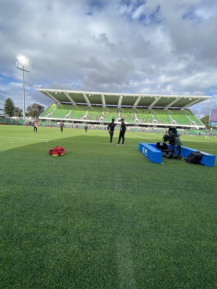 Great to be back at @HBFStadium for  <a href="/PerthGloryFC/">Perth Glory FC</a> and <a href="/NewcastleJetsFC/">NEWCASTLE JETS FC ✈️</a> as the 2023-24 <a href="/IsuzuUTE/">Isuzu UTE Australia</a> <a href="/aleaguemen/">Isuzu UTE A-League</a>'s season kicks off.

Watch every #ALeagueMens match live on <a href="/ParamountPlusAU/">Paramount+ Australia</a>, plus catch the feature games live on 10 Bold &amp; 10 Play!