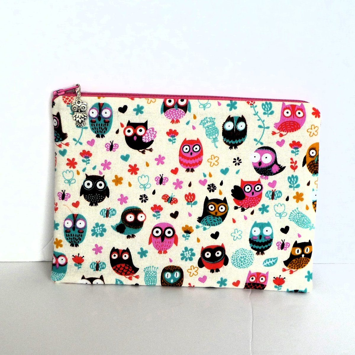 folksy.com/items/8206074-…
Owl Lovers Cotton Lined Bag/Pouch#Make up Bag 
#owl #owllover #zipperpouch #UKGiftAM #ukgifthour 
#folksywestmidlands #folksyshop #folksyseller #folksysellersofinstagram #ukhandmade #ukhandmadegifts #zipperpouch #makeupbag #handmade #secretsanta #owlcharm