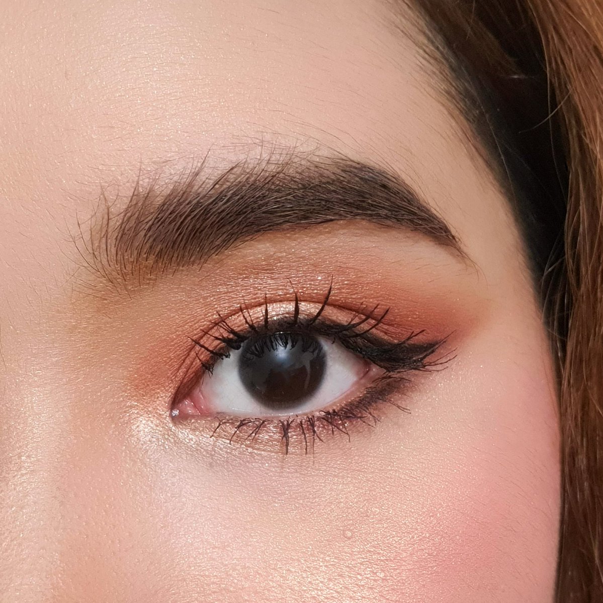Megradiant1's tweet photo. ลุคแต่งหน้าวันนี้ มุกใช้พาเลทนี้อย่างเดียวเลย Charmiss glow logram No.04 Shiny Apricot พาเลทอายแชโดว์���นื้อโมจิโทนส้มสดใส เนื้อนุ่มน��่ม ไร้ฝุ่น ไม่มี Fall out สีชัด เกลี่ยง่าย ในพาเลท มีมาให้ทั้งหมดสี่สี ทั้งเนื้อแมทท์ เนื้อชิมเมอร์นวลละเอียด สีสวยวิ้งค์สุดๆ 
📍 7-Eleven https://t.co/H2eh1VNeX2