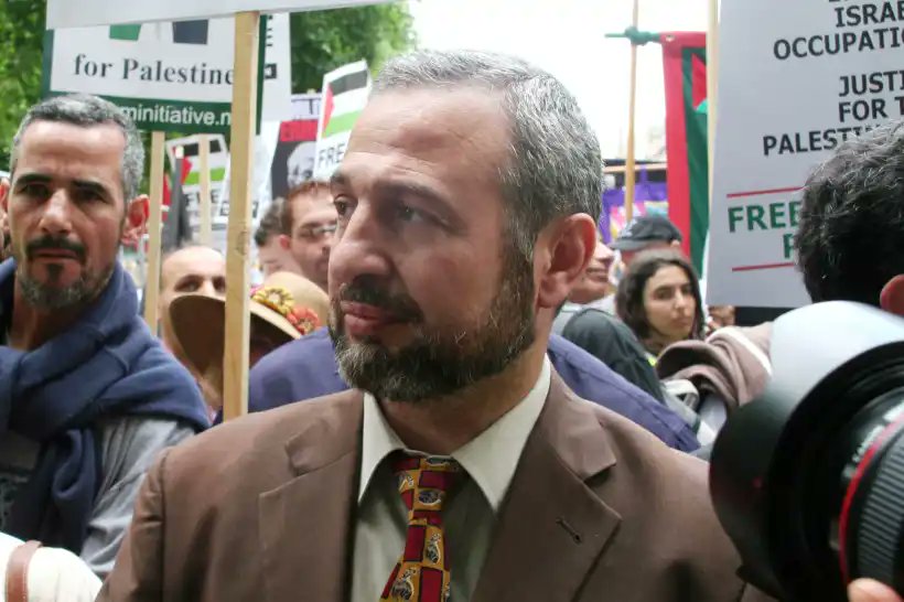 NEWS7071's tweet photo. An on-the-run Hamas terrorist leader using a Right-to-Buy Scheme, Muhammad Qassem Sawalha, was given a £112,300 discount on a £320,700 two-storey home by Barnet Council. #Barnet #London #UK #UK #sundaymorning https://t.co/DcmEvU9546
