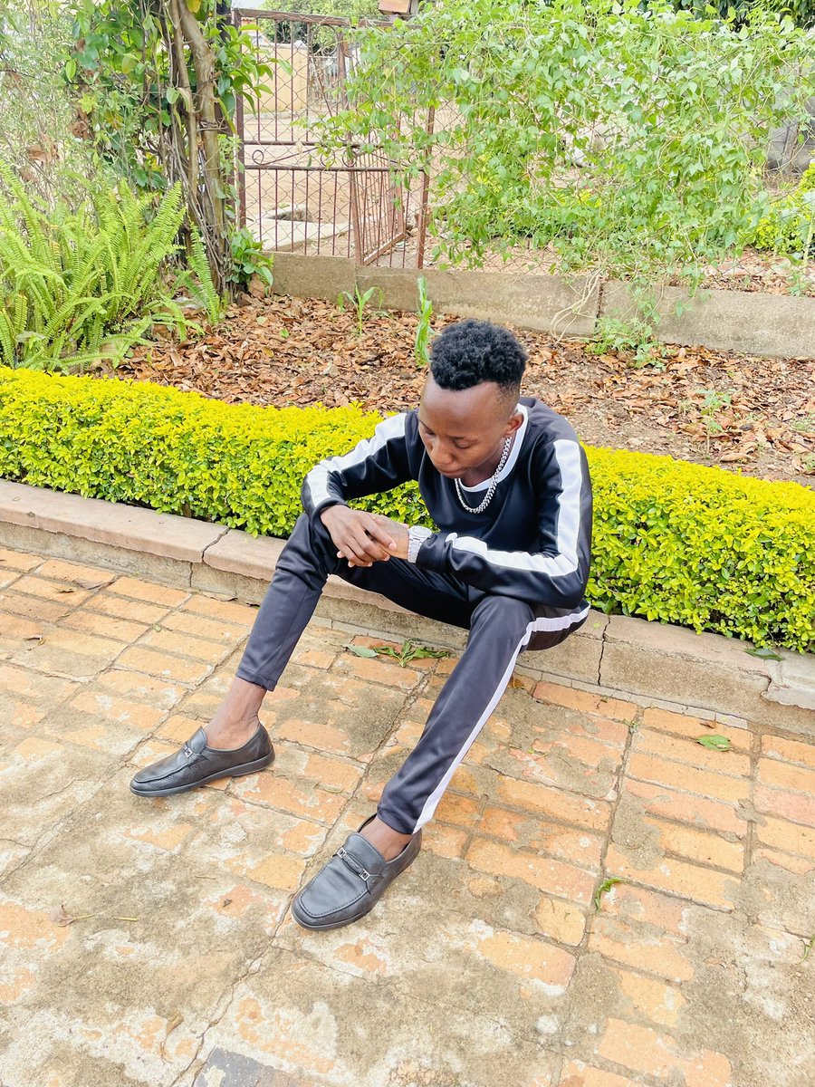PetsoTechnics01's tweet photo. @LeratoN_ Tribe :Shona
Kids :  1 plus shots fired incoming 🔥
Age : 25 plus 5days https://t.co/EncpN3z0Zn
