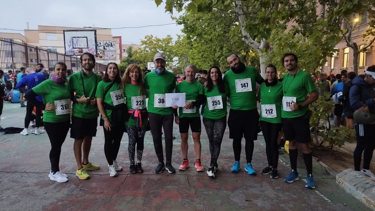 CNB_CSIC's tweet photo. Preparados, listos, a correr! 
El grupo del CNB se prepara para la #CarreraCiencia @CSIC @CSICdivulga 
🏃🏃
Una buena manera de empezar el día con energía! 
#yocorroporlaciencia https://t.co/6tnGsbL8N2