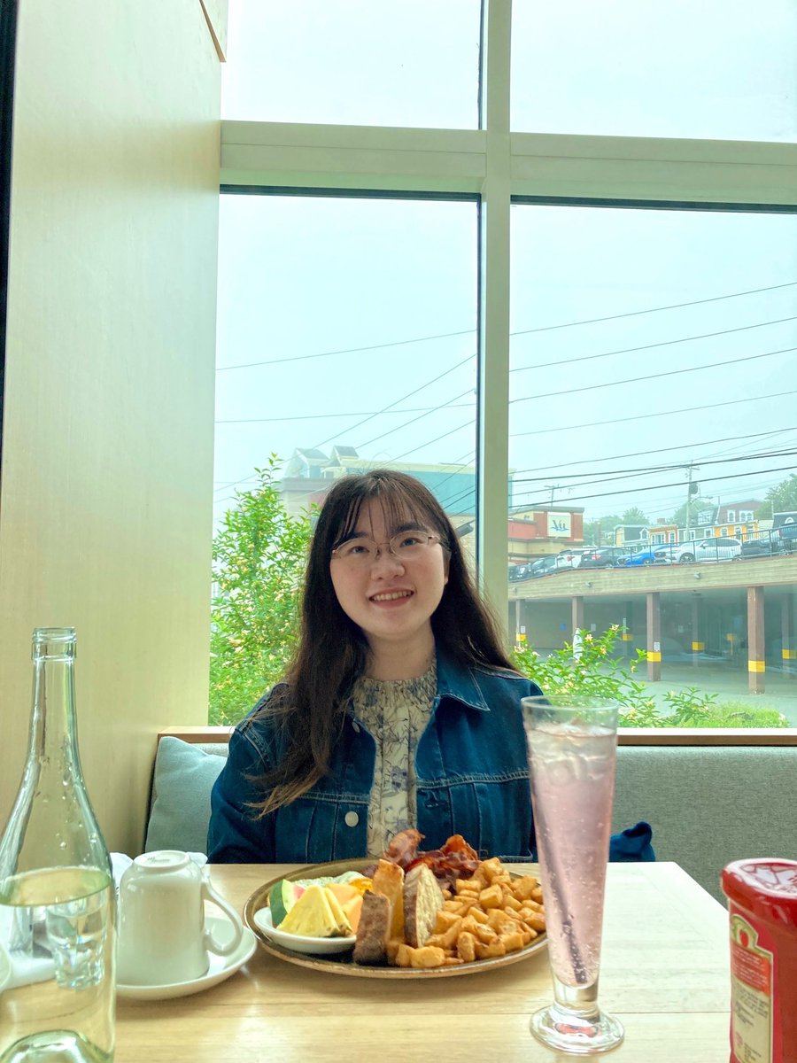 ELAS87702841's tweet photo. 〈スピーカー紹介:4th Speaker〉
Ms. Aoba Mitani(Waseda University)/美谷青葉様(早稲田大学)
Speech Title… Find Where Colors Shine 

コミュニケーションを取るうえで大切にしたいことを伝えてくださるスピーチとなっております！美谷様のスピーチを聞けることを楽しみにしております😊 https://t.co/C5OJt0jQaU