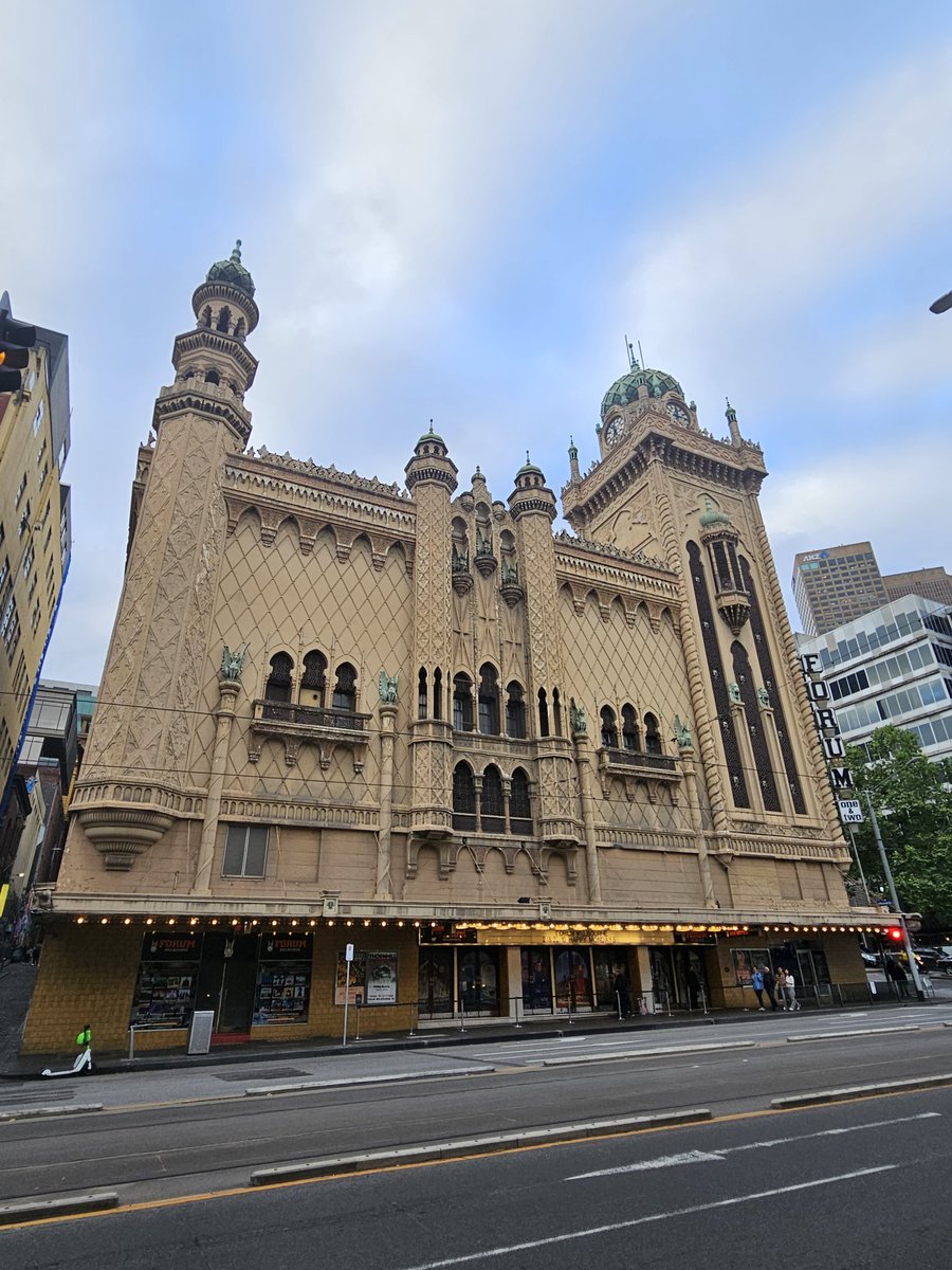MYinMelbourne's tweet photo. @Rowetta @ForumMelbourne @destroyalllines @Happy_Mondays What a venue.. https://t.co/sysyPm18eT