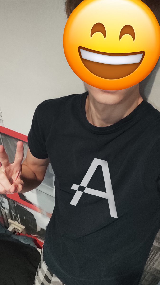 Jay83861777's tweet photo. Aleo is my favorite blockchain and that is why:

#Aleo uses zero-knowledge technology to help companies and developers build applications that update the ledger without sharing personal data with everyone else on the internet.

And yes its me on the photo with @AleoHQ  t-shirt😄 https://t.co/ECIK312yJL