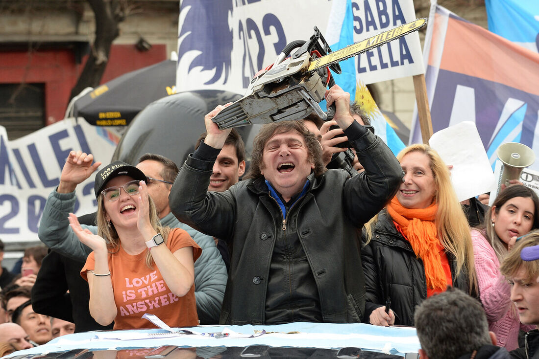 EriBarros18's tweet photo. Que os argentinos antes de votar lembrem que lá não tem um Lula, para depois recuperar o País de 4 anos de caos e destruição. Que não repitam o erro que foi a aventura fascista aqui no Brasil... https://t.co/wcAW94omDR