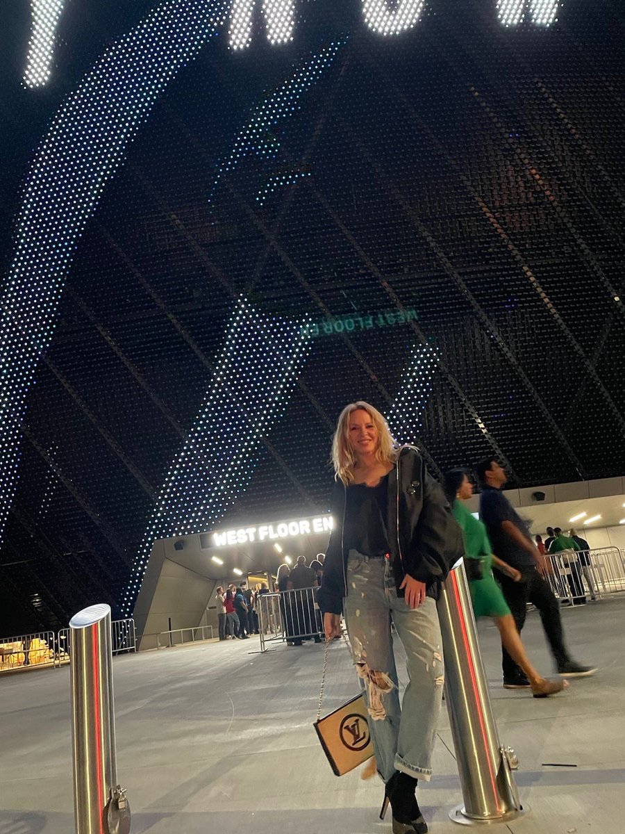 Kylie Minogue tweet media