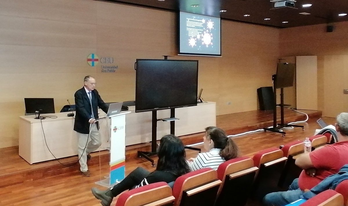 consuelomontej1's tweet photo. Inauguración del Máster de Atención Farmacéutica-Farmacia Asistencial en la @USPCEU @FarmaciaCEU con la presencia de nuestro Decano de Farmacia @gherradon.   Muchas gracias al Dr. Antonio Aguilar @aguiros1 por su magnífica conferencia inaugual @USPCEUprensa https://t.co/lrlsKPcEqt