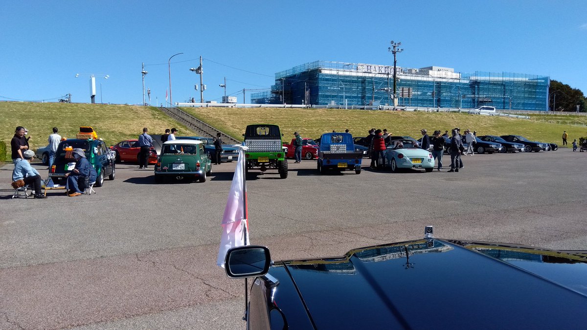 Masaki12340's tweet image. TTCM（クラシックカーヒストリックカーミーティング）に参加しました……が、予想より台数少なかった💦
けど出店は繁盛してました😄
#クラシックカーヒストリックカーミーティング
#TTCM 
#旧車
#クラシックカー
#群馬県