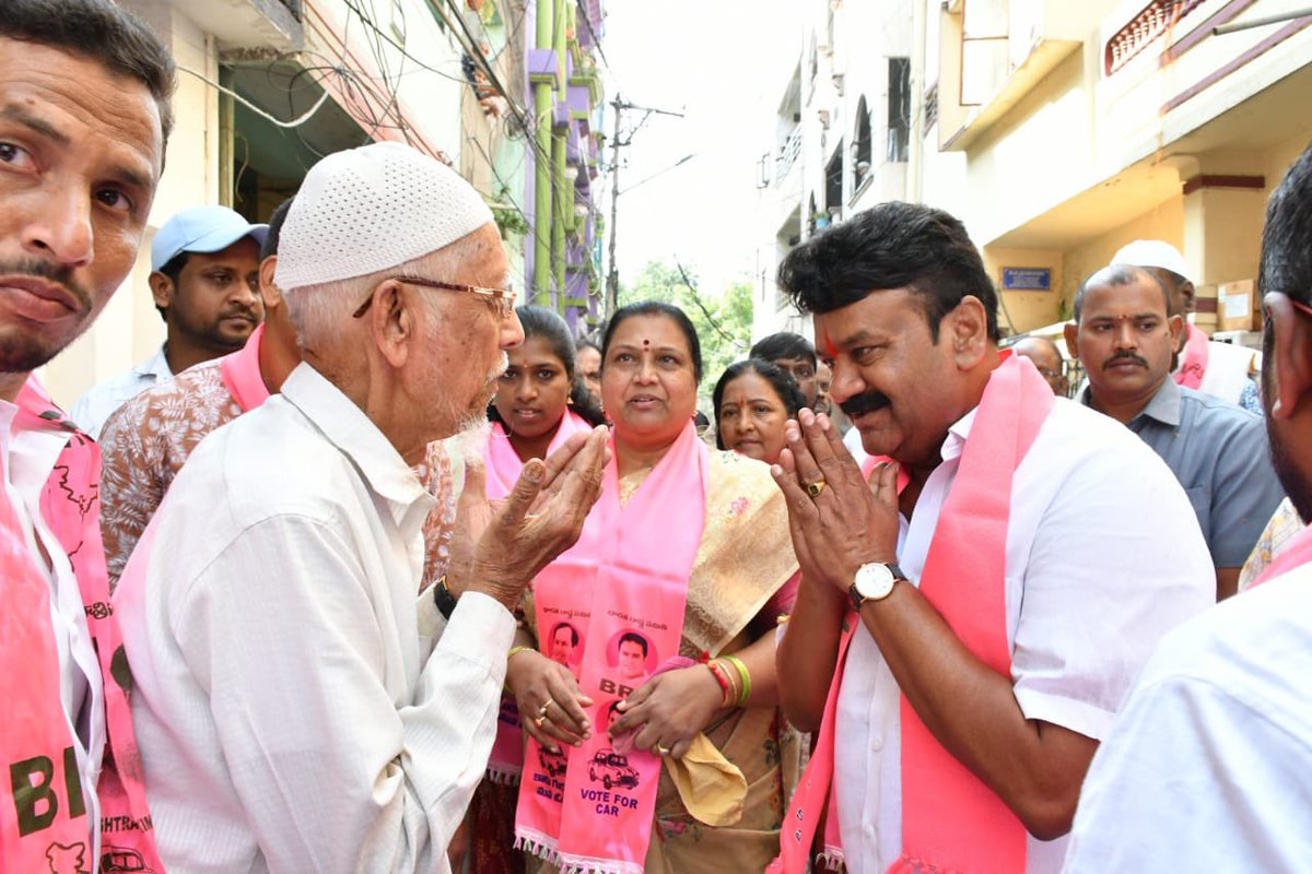 YadavTalasani's tweet photo. తెలంగాణలో బీఆర్‌ఎస్‌ హ్యాట్రిక్‌ ఖాయం.

అసెంబ్లీ ఎన్నికల ప్రచారంలో భాగంగా సనత్ నగర్ డివిజన్ లోని DNM కాలనీ, అశోక్ కాలనీ మరియు SRT క్వార్టర్స్ ప్రాంతాల్లో ఇంటింటి ప్రచారం నిర్వహించడం జరిగింది. #SanathnagarWithTalasani #SanathnagarWithBRS #TalasaniWithSanathnagar #VoteForCar #VoteForTalasani