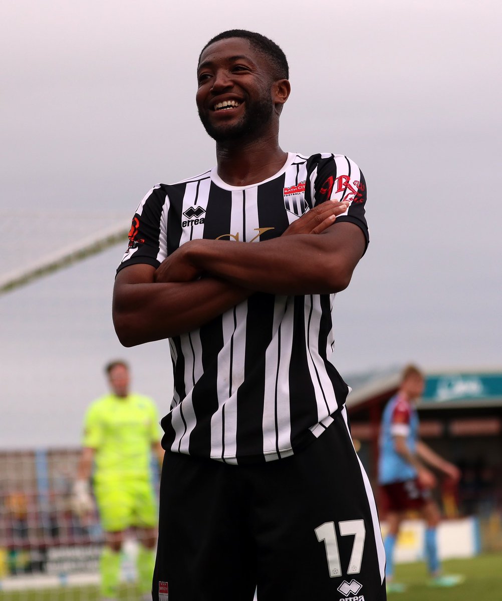 BathCity_FC's tweet photo. This guy 🥶

⚫️⚪️ #Romans https://t.co/BezgXBylCS