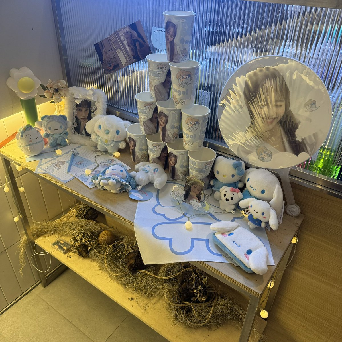 chuuming10's tweet photo. #LovelettertoCHUU
#지우에게_전하는_안부인사

음료 세트는 말뭐~ 그냥 맛있고 특전도 입 아프게 말해서 뭐합니까 그냥 오늘 하루 덕분에 힐링하고 눈도 오랜만에 시력이 올라갔습니다💕🩷  늦었지만 지우야 오늘도 다시 한 번 더 생일 축하하고 축하했어😎📸🩷 https://t.co/RRrAt327bD