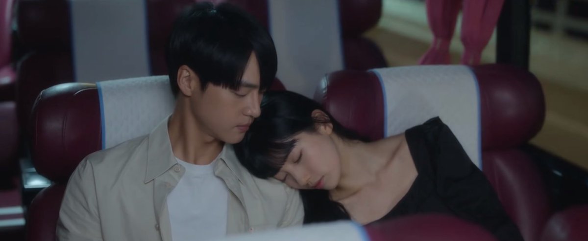 kdramathoughts_'s tweet photo. what’s on your mind? 

me: THEM 😭😍 https://t.co/m33EY1eYFQ