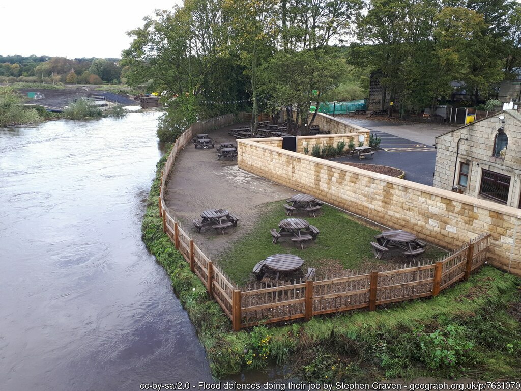 #Leeds yesterday 
#RiverAire #flooddefences #floodwall #pub #beergarden #Kirkstall #justintime Read up at geograph.org.uk/p/7631070 by Stephen Craven