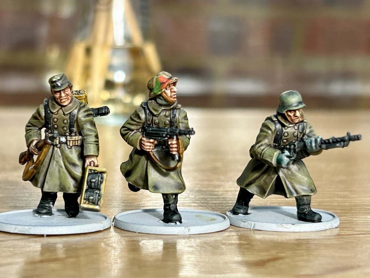 lastltirailleur's tweet photo. Another 3 Winter Germans completed, just bases and tufts to add. That’s 1st section nearly complete. Hq section next! With more conversions #boltaction #toughgut #caseblue #warlordgames https://t.co/pVv1eaqHaX