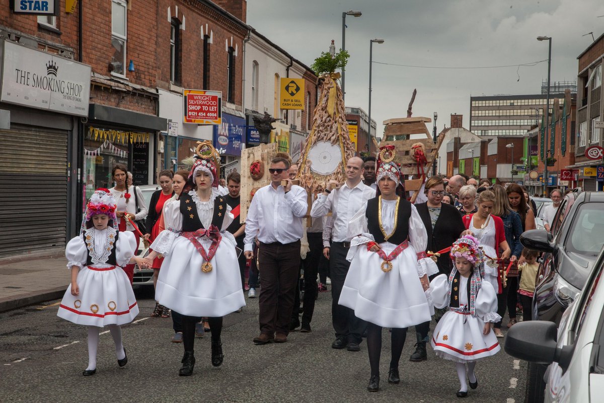 In times like these we need social cohesion, strong community where we all stand for peace. No more fractures..no more division. Thank you MA Fine Art <a href="/TrentUni/">Nottingham Trent University</a> for having me on Friday. It was a pleasure to talk to students about my practice.