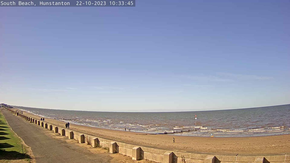 HunstantonCams's tweet photo. What a difference a day makes 😎
👉 https://t.co/6g2fOkqEpP
#WhatStorm #AutumnSunshine #Hunstanton #SunnyHunny #HunstantonWebcams #Norfolk #NorfolkCoast #LoveWestNorfolk #ExploreWestNorfolk https://t.co/3pUquQ8T3x