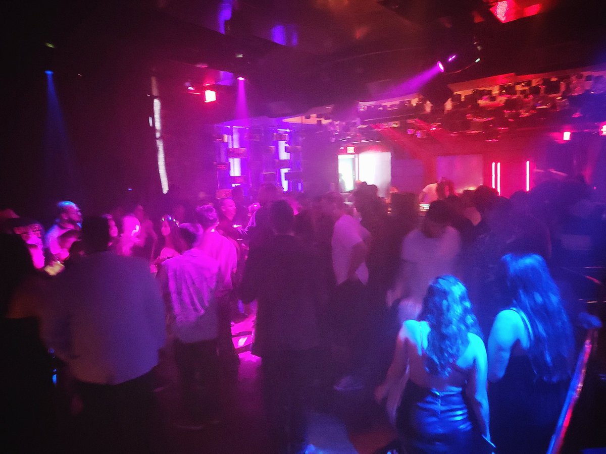 Hitting HARD with that Chicago House, legendary House Music DJ Producer <a href="/IamChip_E/">Chip E</a> shredding the decks, Afterhours at <a href="/MarqueeLV/">Marquee Las Vegas</a> 😎😎😎😎 Great to hang with Bros <a href="/TDotRB/">T Dot Jackson</a> <a href="/XMANTOPFLIGHT/">X-MAN</a> @sirakvegas <a href="/BVManchester/">Brian Manchester</a> <a href="/thesubiesociety/">The SUBIE Society</a> <a href="/modzandbodz/">modzandbodz</a> &amp; <a href="/CyndiCynful/">✨Cyndi Sinclair✨</a> 🙏🙏🙏🙏 What a way to