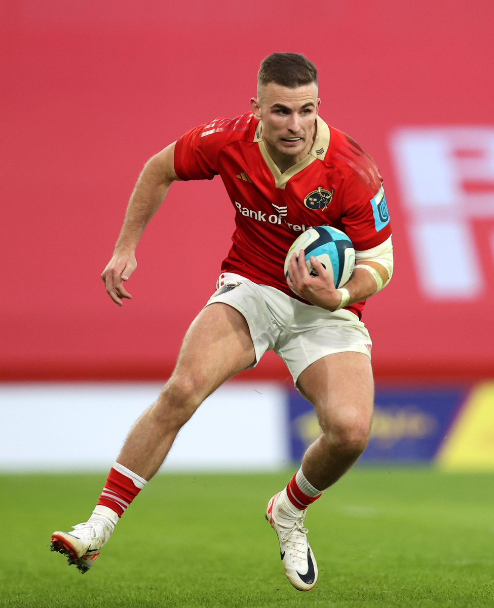 Munsterrugby's tweet photo. After his best season yet for Munster last year, @ShaneDaly96 picked up where he left off with an excellent performance from full-back in last nightβs season-opener π₯
#MUNvSHA #URC #SUAF π΄ https://t.co/CuLDcjkRdM