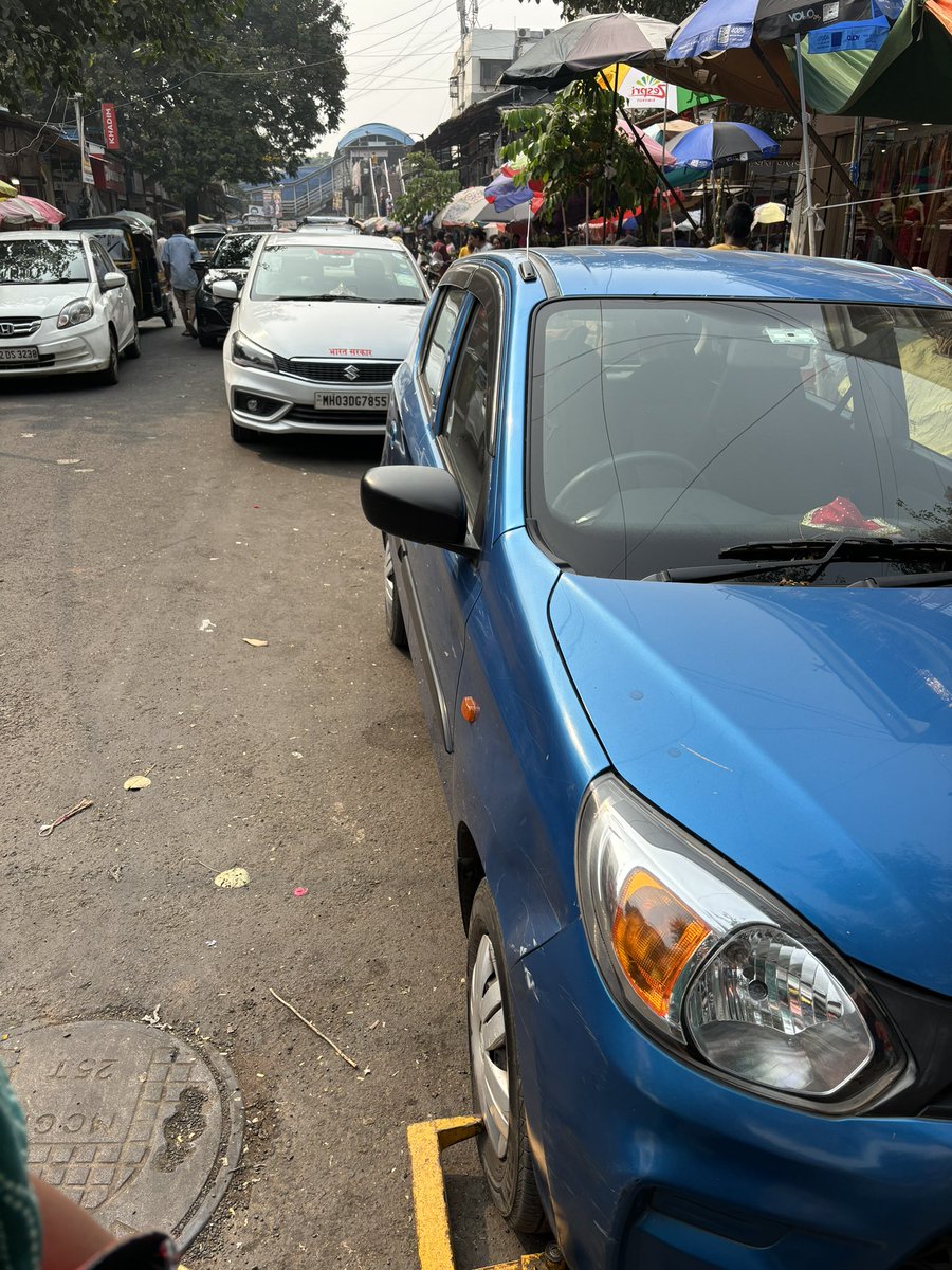 amargodbole's tweet photo. @mieknathshinde @CMOMaharashtra @DGPMaharashtra @PMOIndia @MTPHereToHelp I a attaching a photograph of gov of India car parked behind my car n that car was not charged at clipped at Vileparle market in no parking .. the office Sagar Mane was so rude why this discrimination? https://t.co/sFN7JLmpTN