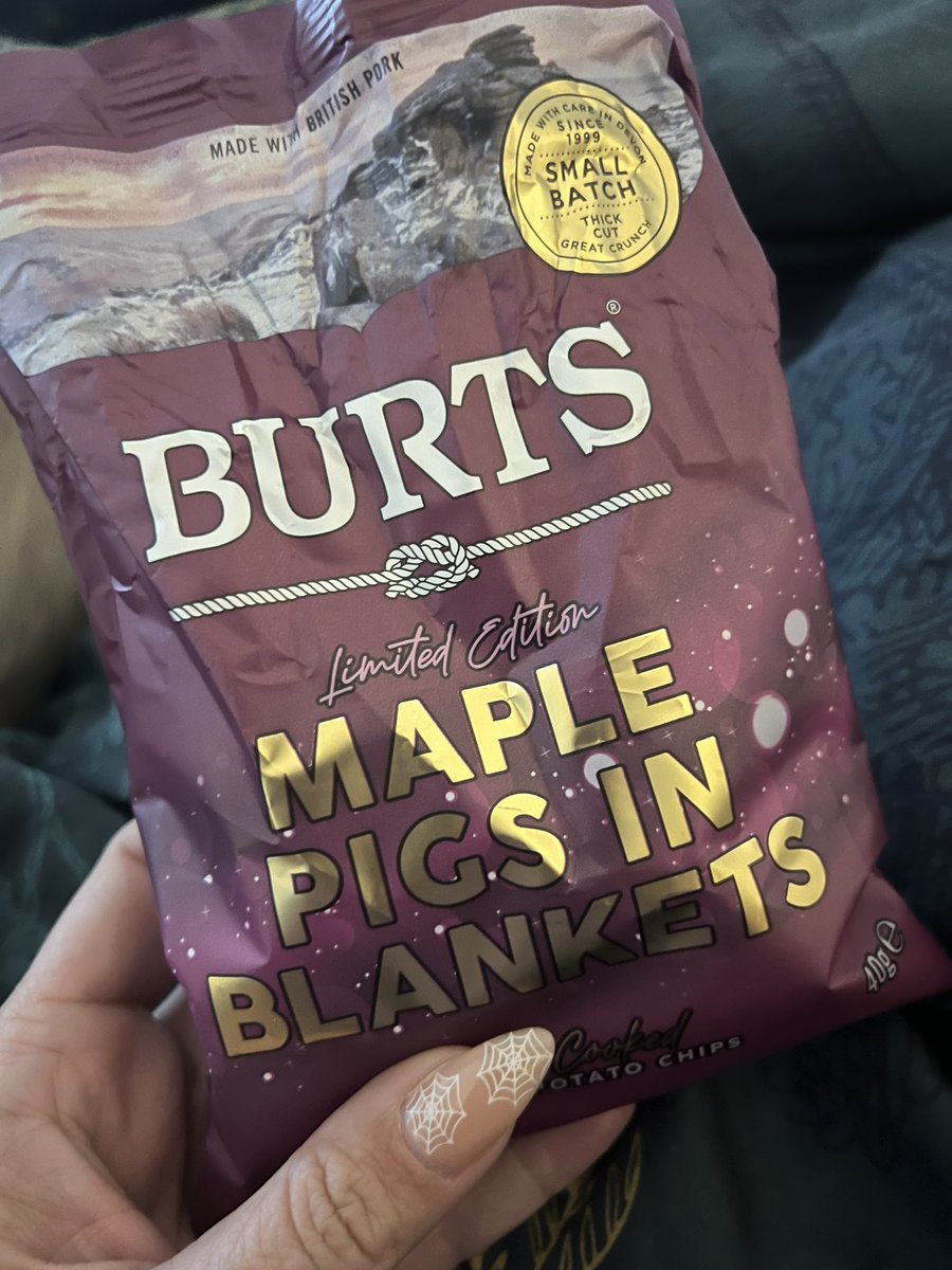 cheggars0798's tweet photo. @burtschips Sooooooo I found these yessss 20 miles from where I live!!!!!They are my fav crisp in the whole world! They are sooo hard to find, I get home open a bottle cut some cheese and imagine them having no flavour on them!! I def got a tear in my eye #genuinelygutted https://t.co/MmW5doGOVd