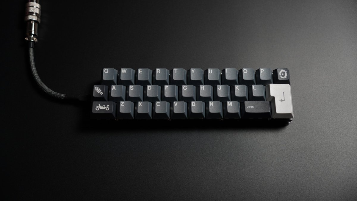 Daihuku0015's tweet image. Keyboard: #Nomu30
Keycap: GMK Apollo

#KEEB_PD
#KEEB_PD_R169
#自作キーボード