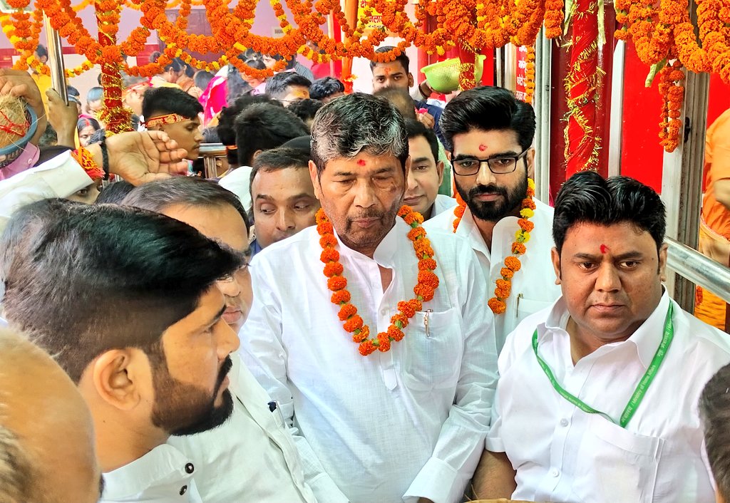 Rljp4India's tweet photo. नवरात्रि की महासप्तमी के पावन अवसर पर 51 शक्तिपीठों में से एक पटना सिटी स्थित श्री बड़ी पटन देवी मंदिर में पार्टी के राष्ट्रीय अध्यक्ष सह केंद्रीय मंत्री आदरणीय @PashupatiParas जी ने पूजा-अर्चना कर माँ श्री बड़ी पटन देवी का आशीर्वाद प्राप्त किया।

#navratri2023 https://t.co/sKIXM9GLgD